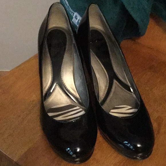 Naturalizer Shoes - Black patent Naturalizer heels